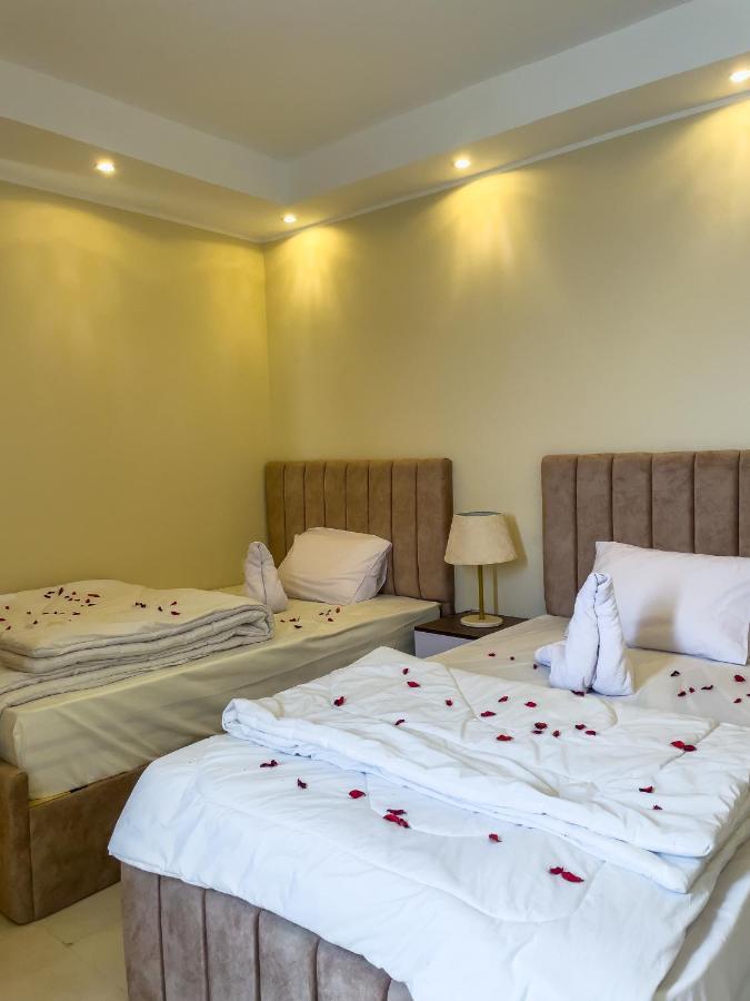 Jumeirah Pyramids View Inn Kafrat al Jabal Exterior foto