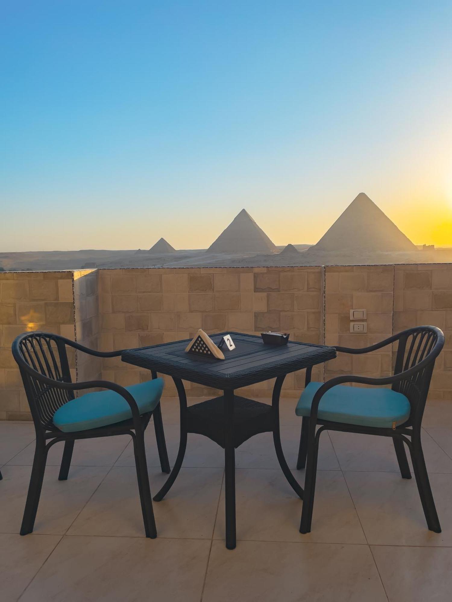 Jumeirah Pyramids View Inn Kafrat al Jabal Exterior foto