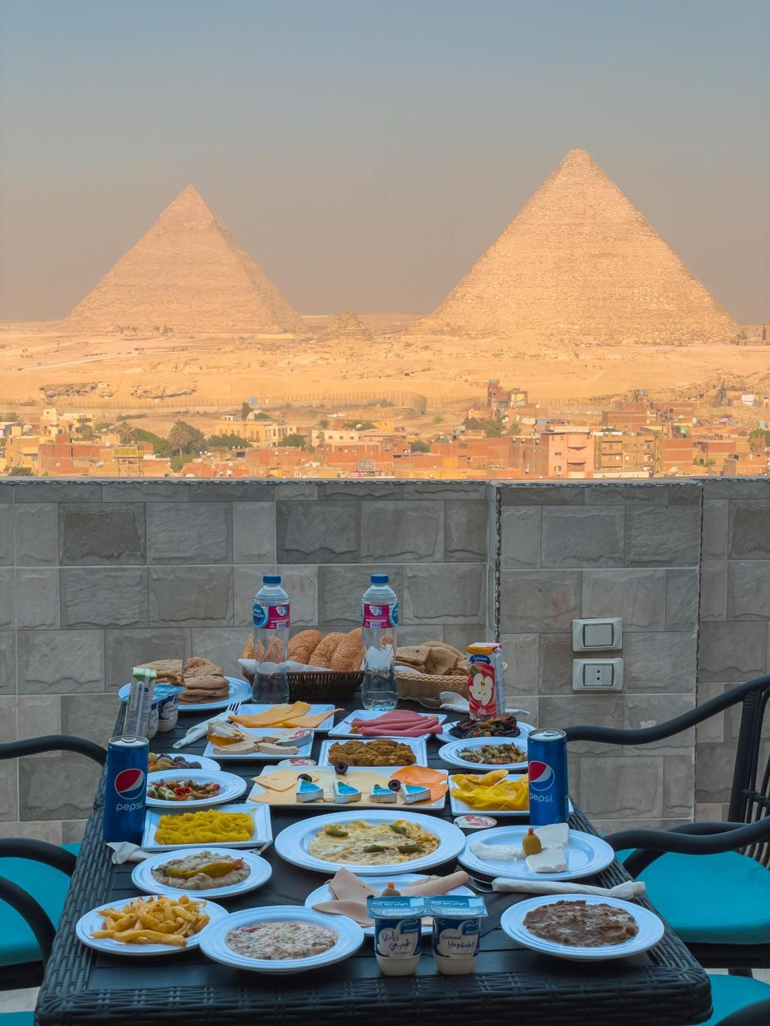 Jumeirah Pyramids View Inn Kafrat al Jabal Exterior foto