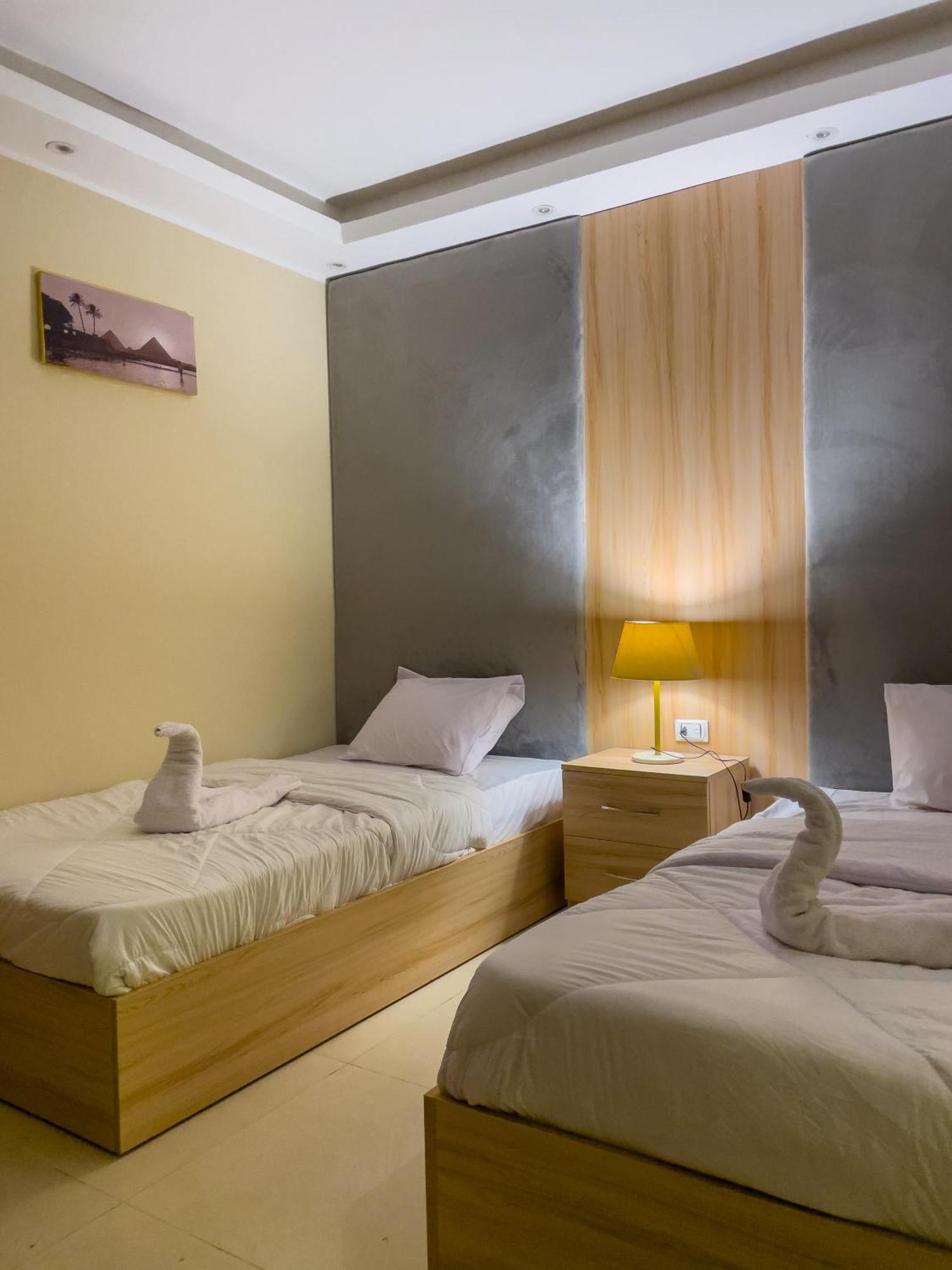 Jumeirah Pyramids View Inn Kafrat al Jabal Exterior foto