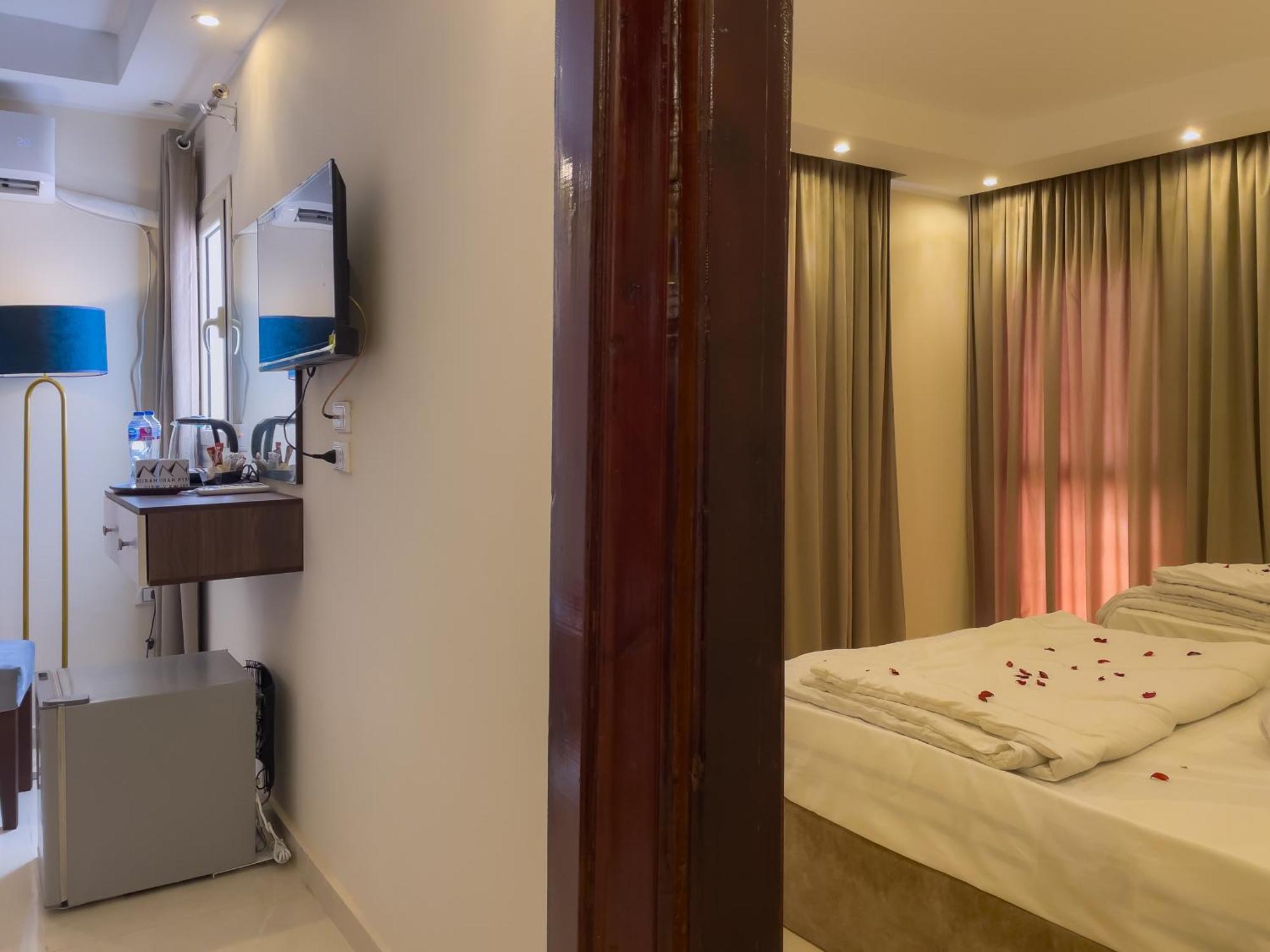 Jumeirah Pyramids View Inn Kafrat al Jabal Exterior foto