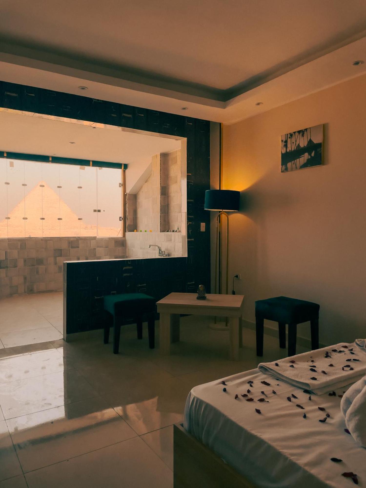 Jumeirah Pyramids View Inn Kafrat al Jabal Exterior foto