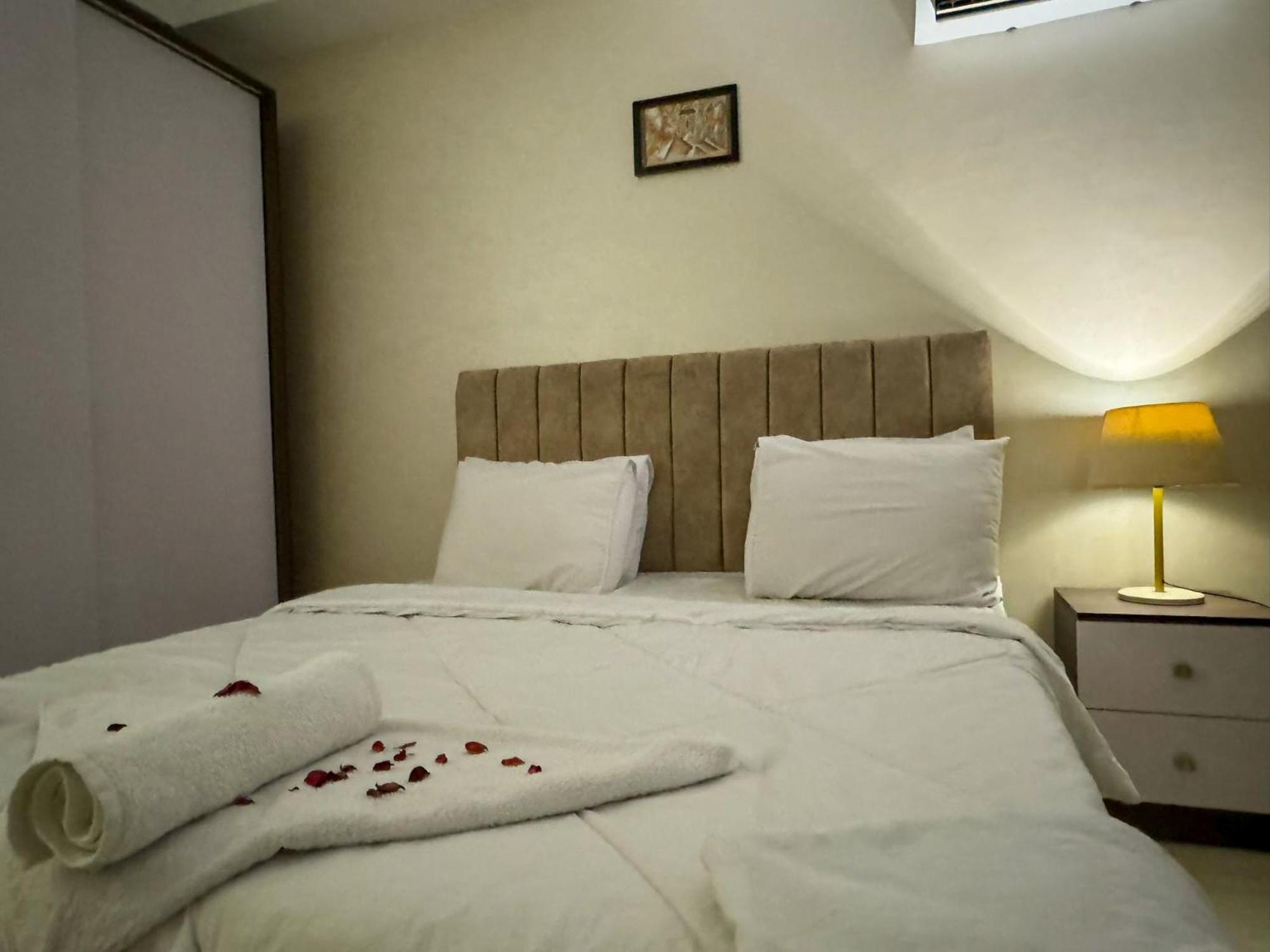 Jumeirah Pyramids View Inn Kafrat al Jabal Quarto foto